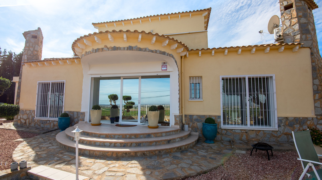 HCB-551: Villa for sale in Algorfa