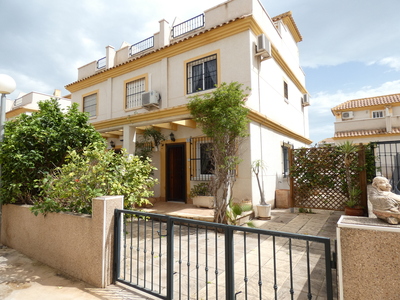 For Sale: Town House in Algorfa Beds: 2 Baths: 2 Price: 109,995€
