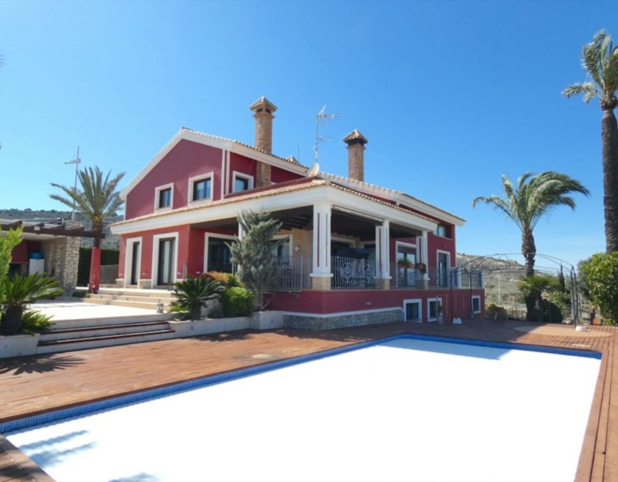 6 bedroom house / villa for sale in Algorfa, Costa Blanca