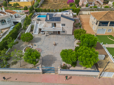 For Sale: 
Villa in Algorfa Beds: 4 Baths: 3 Price: 549,950€